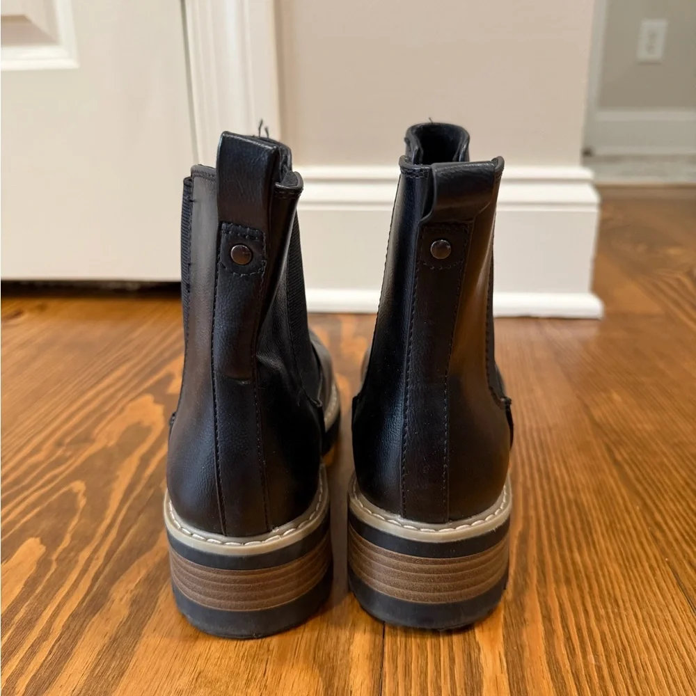 Target Universal Thread Leather Ankle Boots Waterproof - Picture 4 of 4